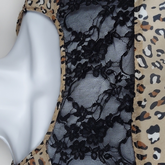 Material Girl Leopard and Lace Top - Picture 4 of 6
